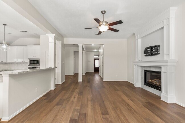 Building Photo - 10906 Bernalda Cir