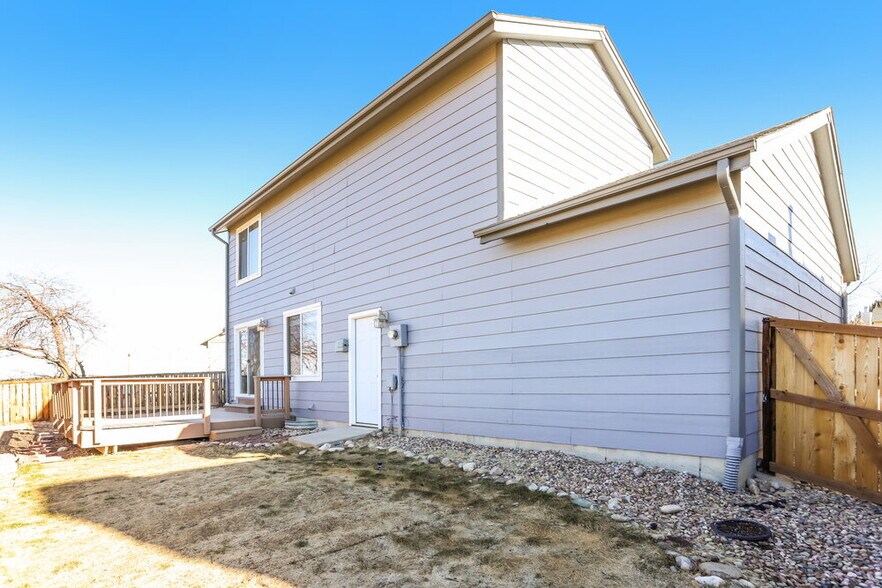 Building Photo - 981 Conifer Ct