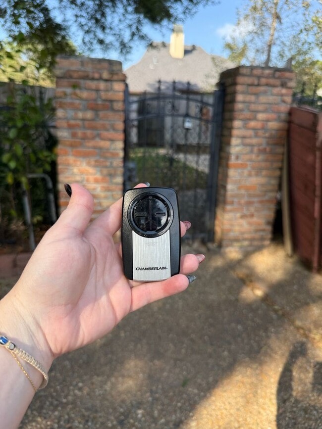 Building Photo - Rental Property