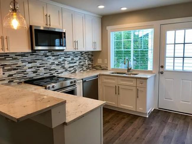 Building Photo - Beautifully remodeled DuPont 2 bedroom 2 bath house with A/C