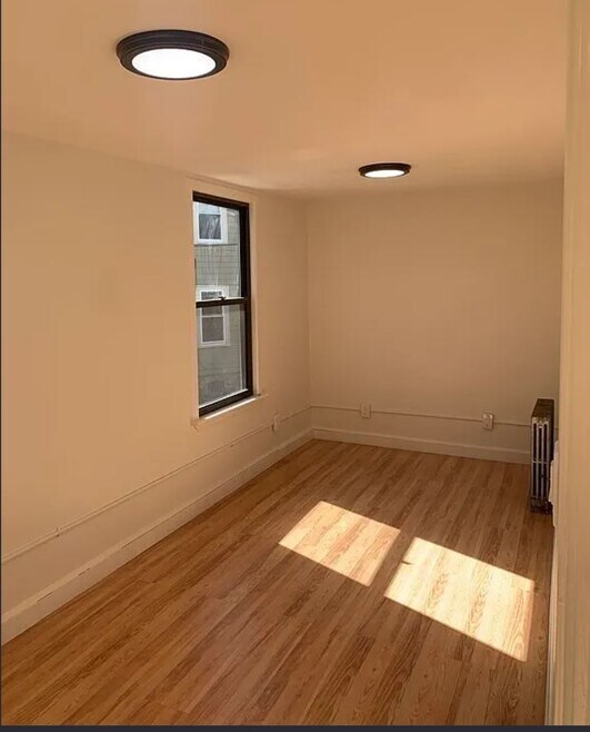 Building Photo - 21 Wenham St