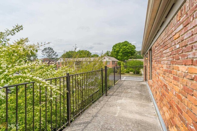 Building Photo - 3097 Colonial Way