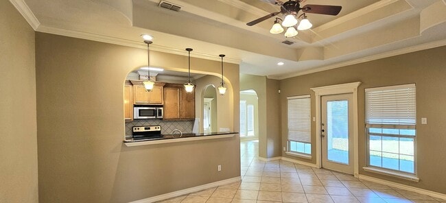 Building Photo - 6214 Manresa Dr