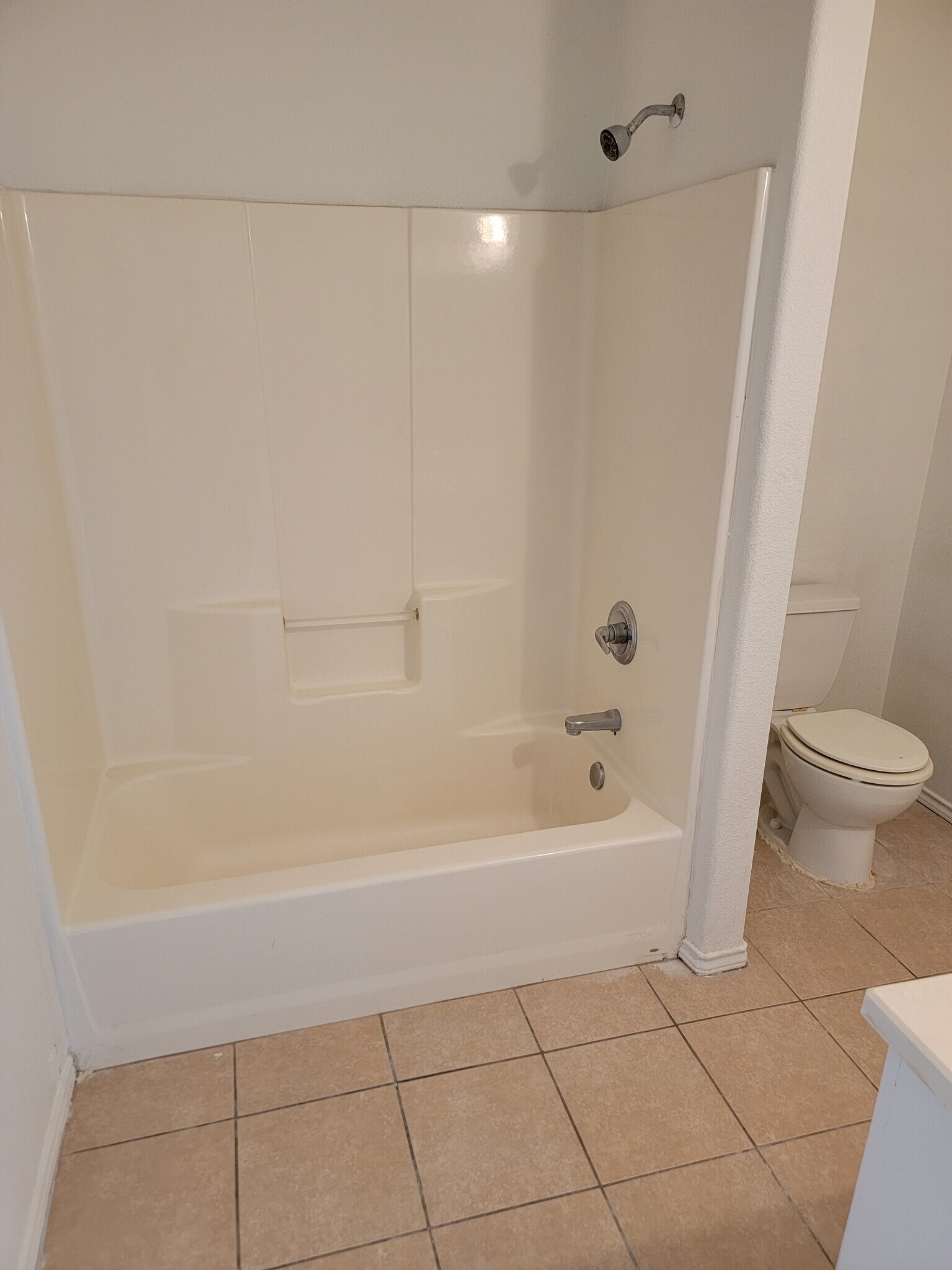 Building Photo - 2701 Silver Oak Ave