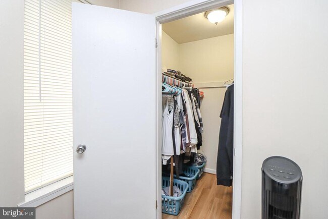 Building Photo - 5478 Cedar Ln