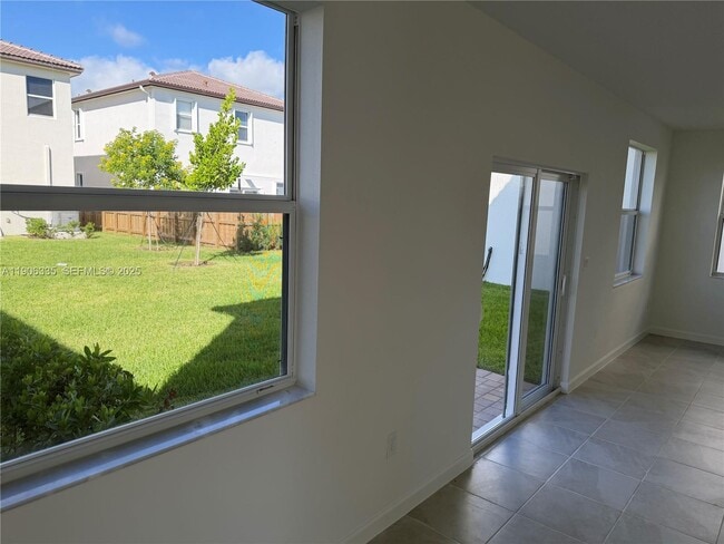 Building Photo - 2426 SE 26th Ln