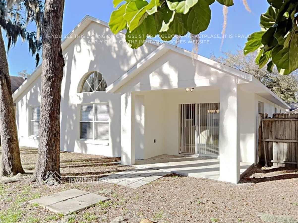 Building Photo - 2515 Clareside Dr