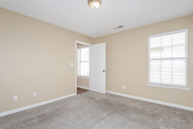 Building Photo - 1498 Lawson Dr