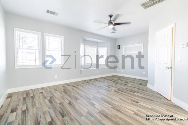 Building Photo - 5912 Laguna Villa Way
