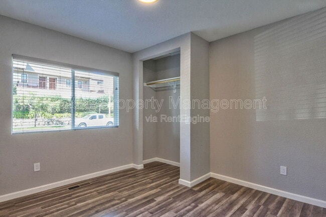 Building Photo - 419 Watson St