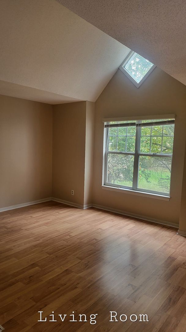 Building Photo - Recently remodeled condo in Clemmons, NC