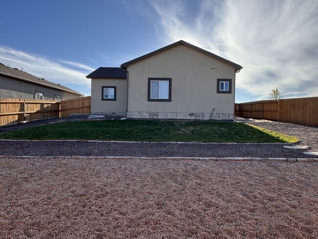 Building Photo - 5412 Gannet Ln