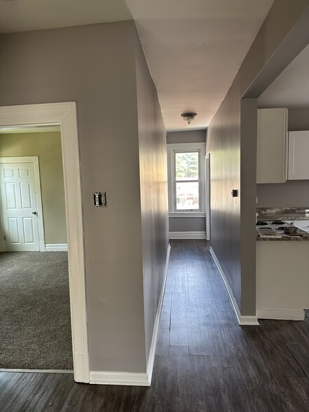 Building Photo - 48 Maytide St