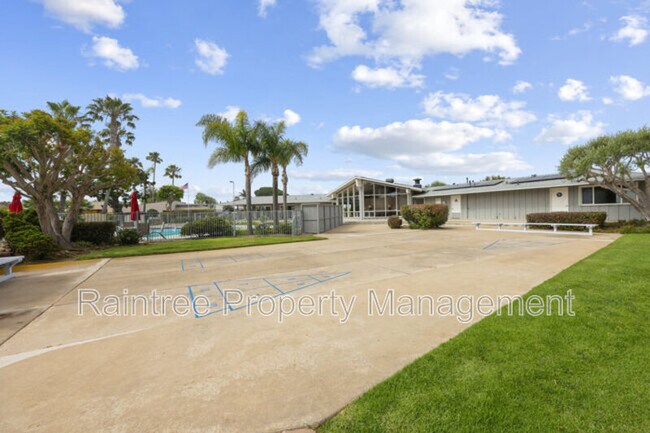 Building Photo - 620 W Solana Cir