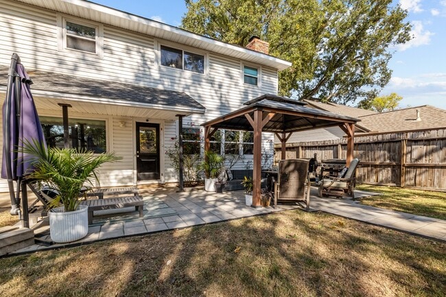 Building Photo - 326 Bayou View Dr