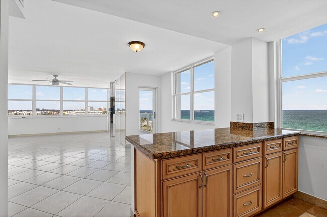 Building Photo - 800 SE 20th Ave