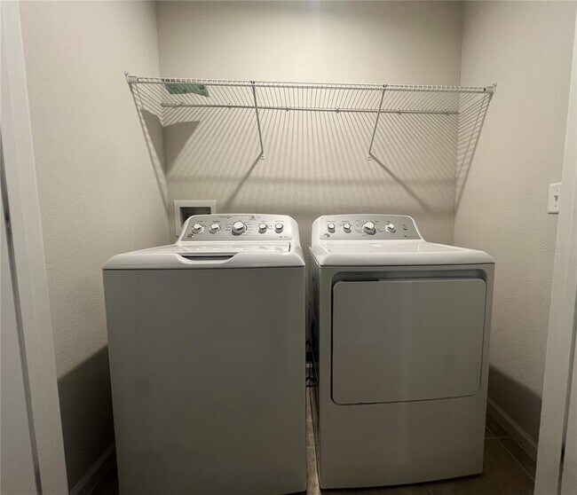 Building Photo - 1684 Ambar Ct