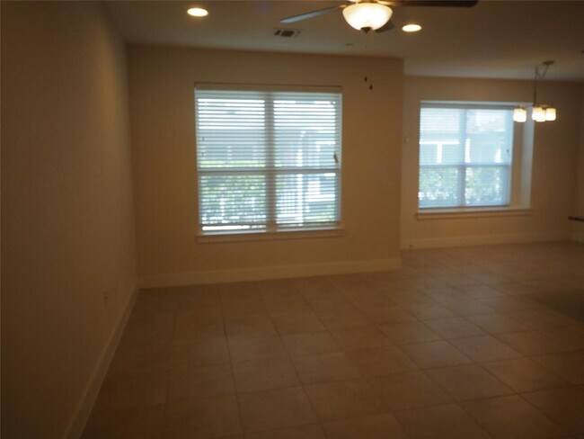 Building Photo - 11319 Gadsen Ln