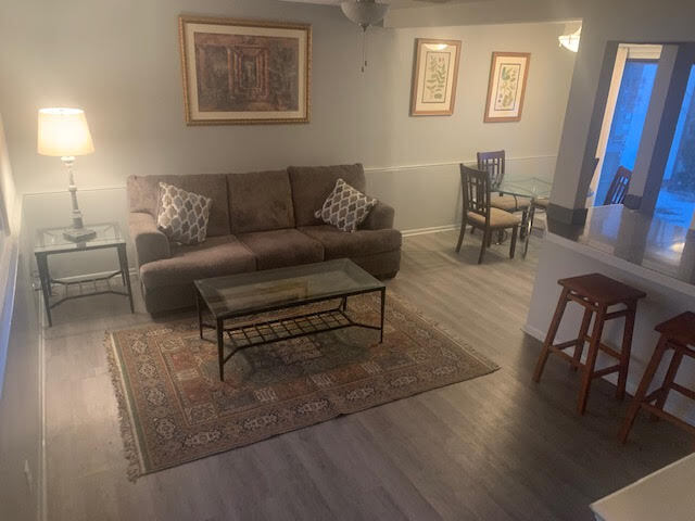 Building Photo - 2065 Libertyville Rd