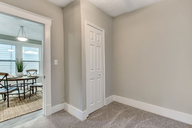 Building Photo - Charming historic home near downtown