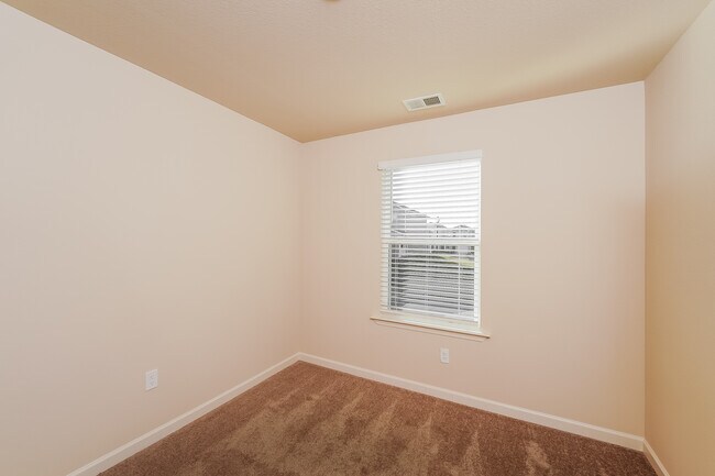 Building Photo - 6048 Rainbow Row