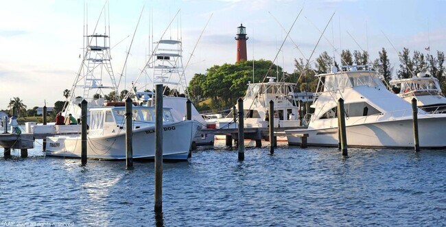 Building Photo - 208 Sims Creek Dr