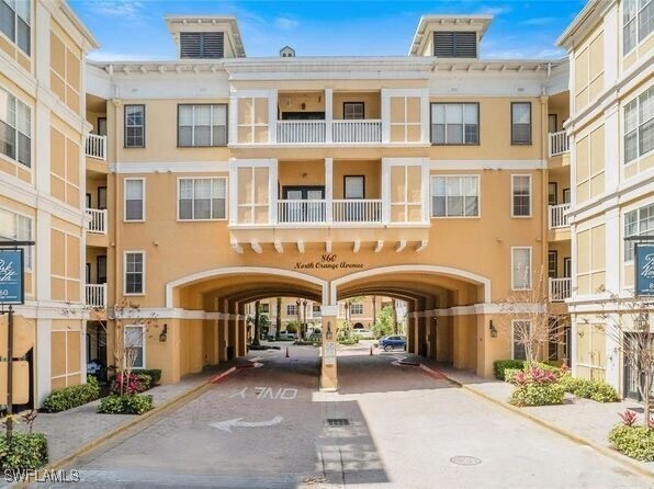 Building Photo - 860 N Orange Ave