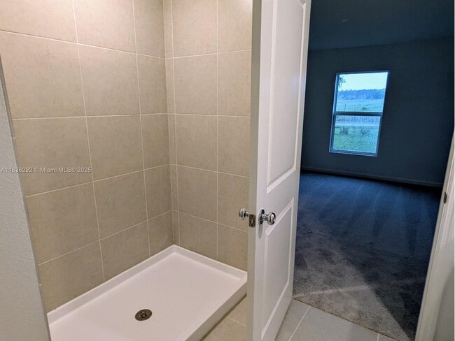 Building Photo - 2406 McKinley Dr