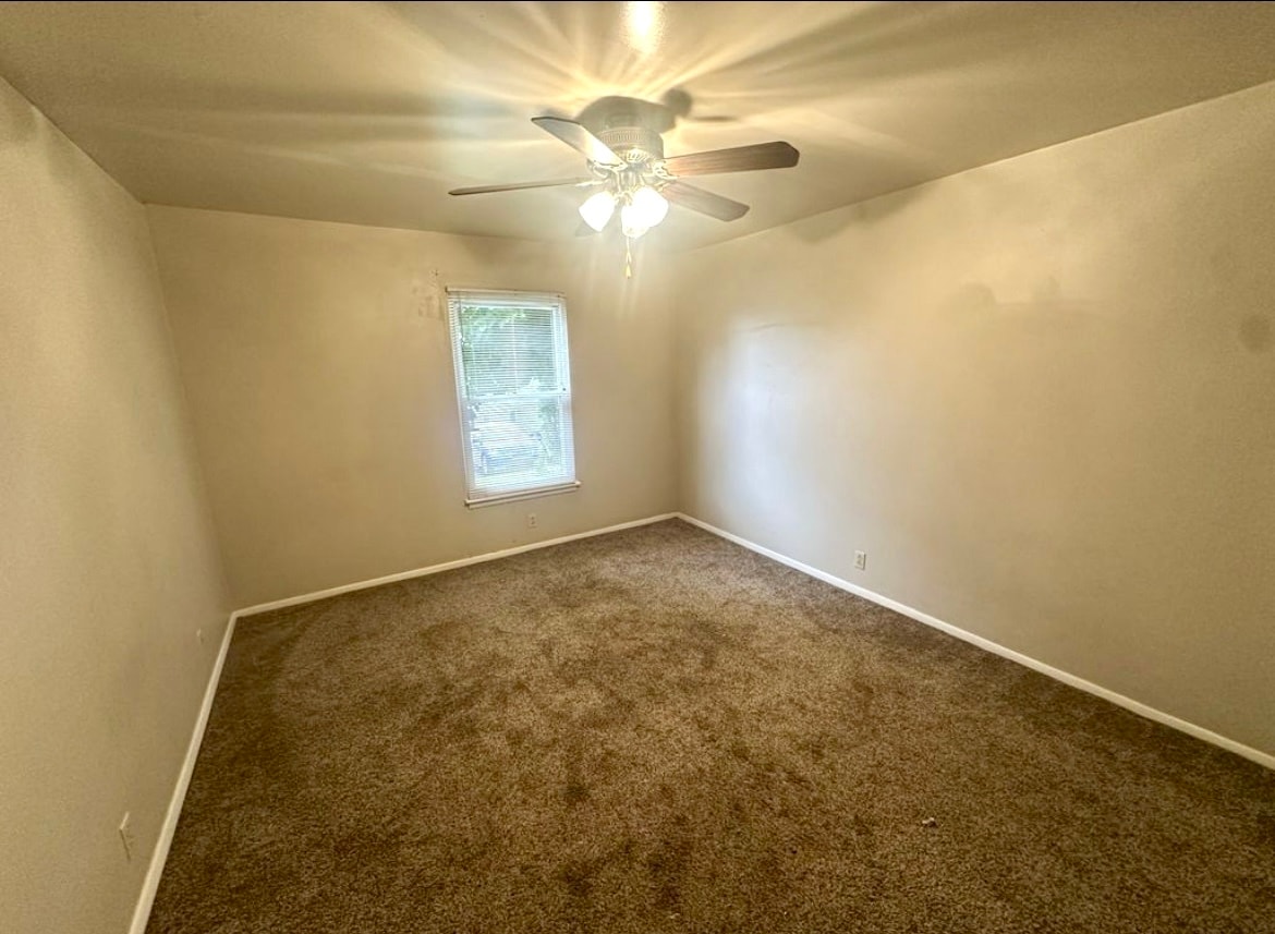 Building Photo - 809 Ashlawn Pl