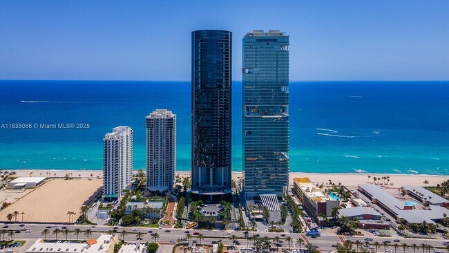 Building Photo - 18555 Collins Ave