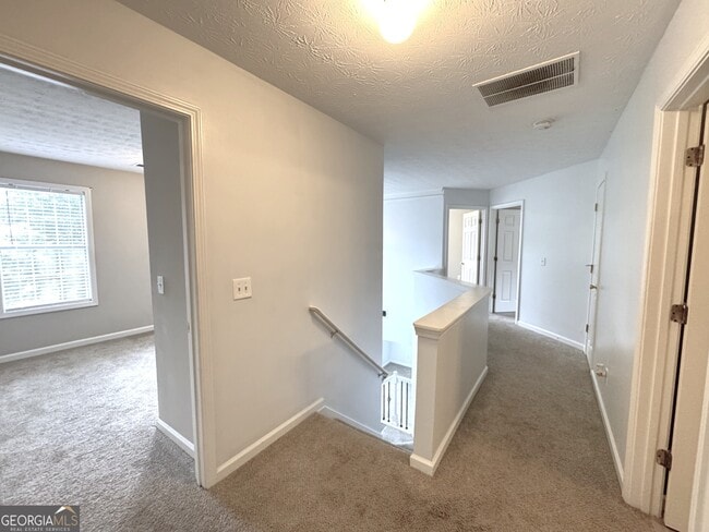 Building Photo - 2121 Silva Ct