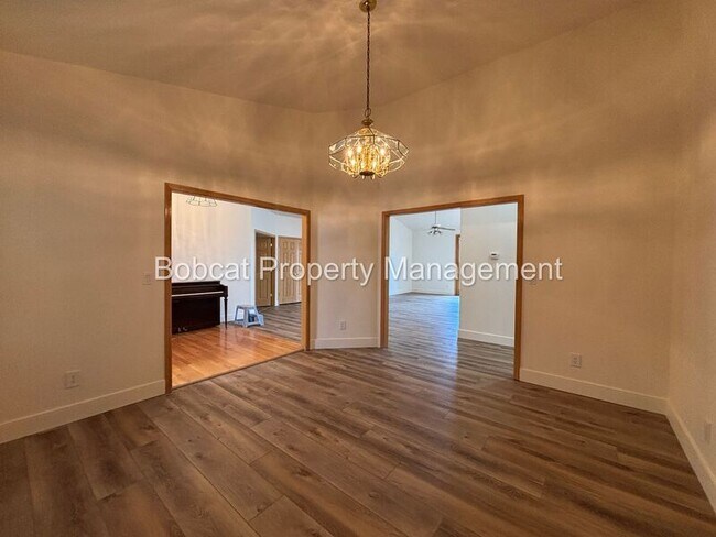 Building Photo - 1300 Bridle Way