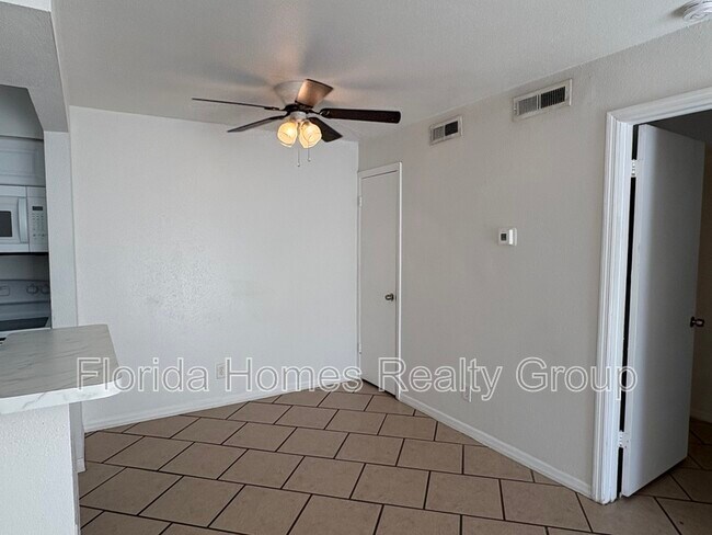 Building Photo - 2855 Winkler Ave