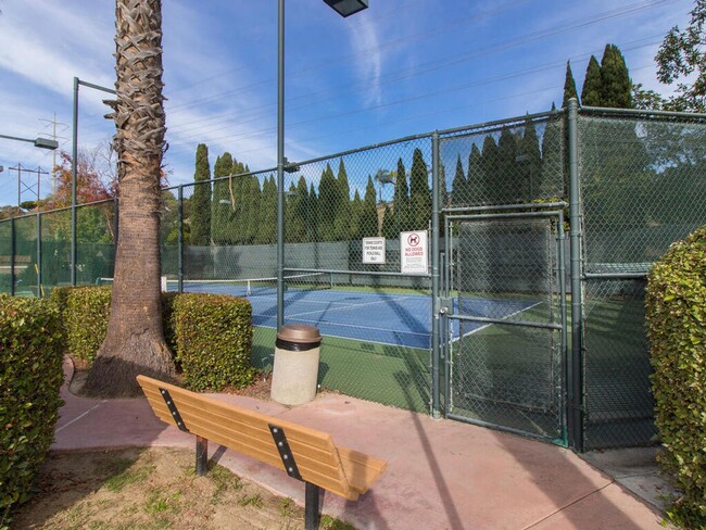 Building Photo - Desireable resort-lifestyle complex in the heart of La Costa!