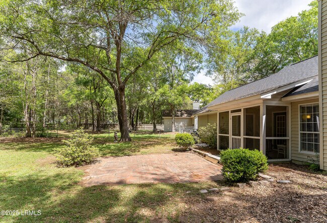 Building Photo - 18 Le Moyne Dr