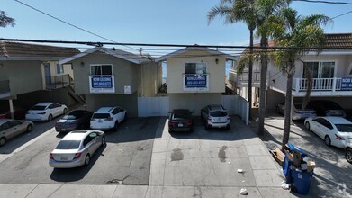 Building Photo - 6649 Del Playa Dr
