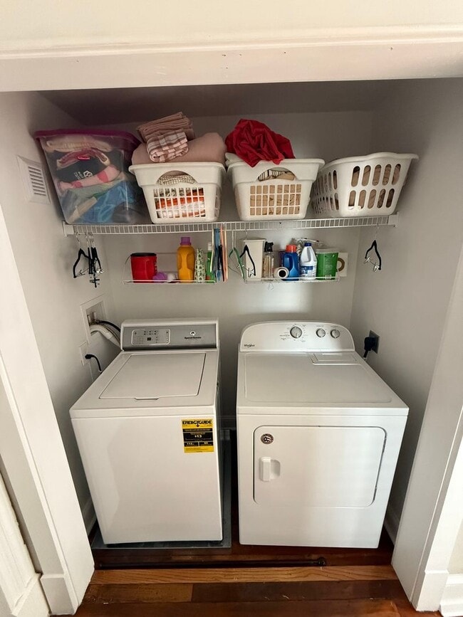 Building Photo - Cozy & Updated - 3 BR home in Old SW!