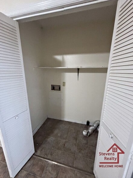 Building Photo - 111 Bybee Dr