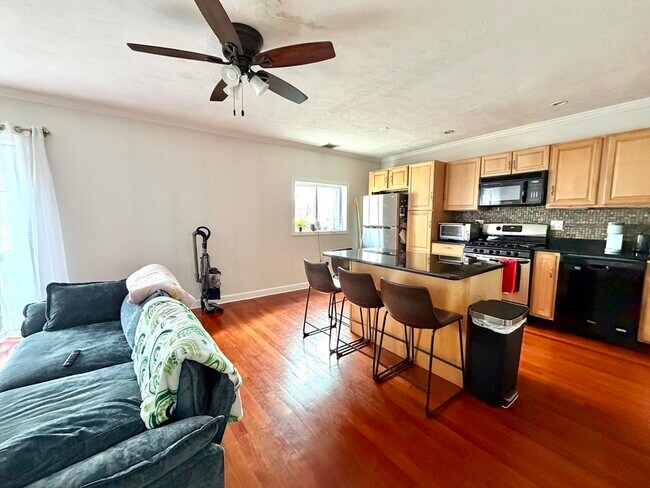 Building Photo - 94 Florida St