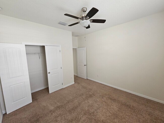 Building Photo - 5432 SW 49th Ave