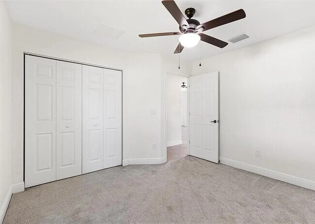 Building Photo - 8961 SE Hwy 42