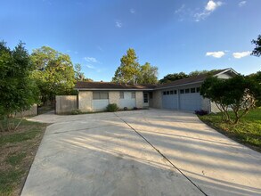 Building Photo - 4318 Temple Hill