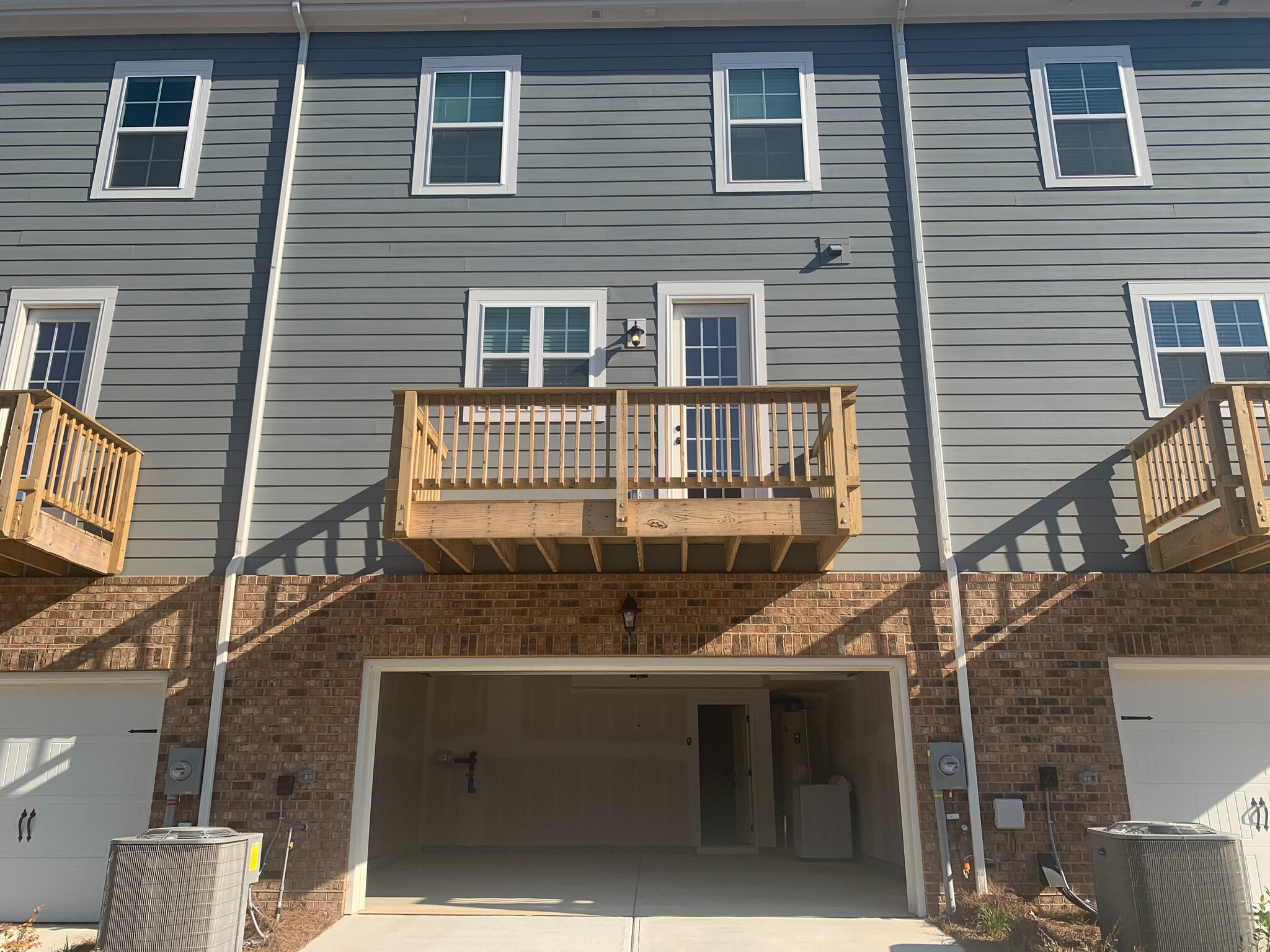 Building Photo - Room in Townhome on Reed Crk Dr