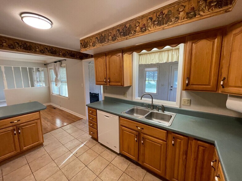 Building Photo - 6217 Aragon Dr