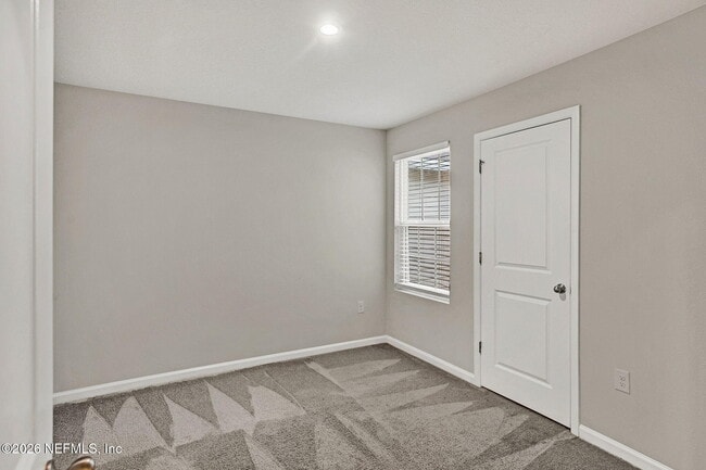 Building Photo - 5958 Creekside Crossing Dr
