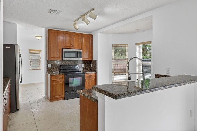 Building Photo - 1975 NE 36th Ave