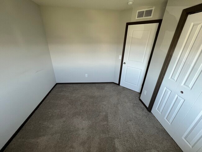 Building Photo - 5207 Foxfield Dr NW