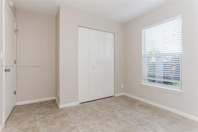 Building Photo - 1332 Waterway Cove Dr