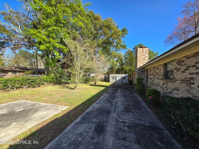 Building Photo - 5639 Sophist Cir N