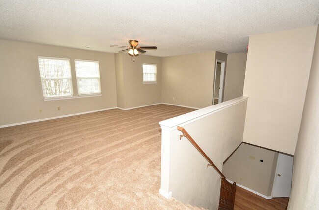 Building Photo - "Spacious 3-Bed Retreat in Fishers with El...